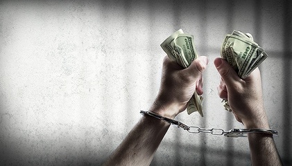 如何理解刑法中的洗钱行为？